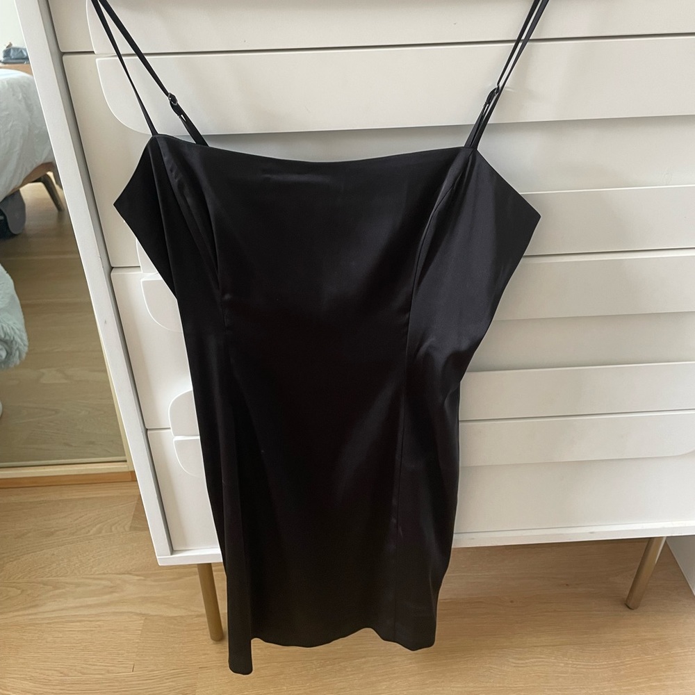 Never worn Aritzia black mini dress